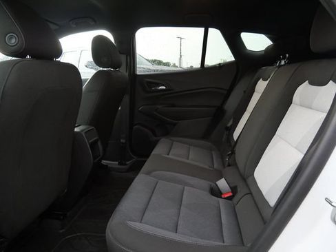 Used 2024 Chevrolet Trax RS FWD image 14