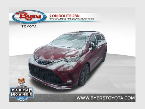 Used 2024 Toyota Sienna XSE w/ XSE Premium Package image 1