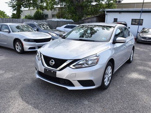 Used 2019 Nissan Sentra SV FWD image 2