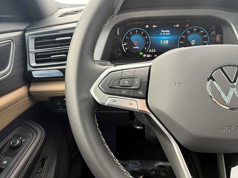 New 2026 Volkswagen Atlas Cross Sport SE image 14