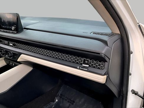 Used 2023 Honda Accord EX image 18
