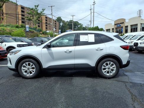 Used 2025 Ford Escape Active w/ Tech Pack #1 AWD/4WD image 2