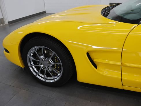 Used 2000 Chevrolet Corvette Convertible w/ Memory Pkg RWD image 26