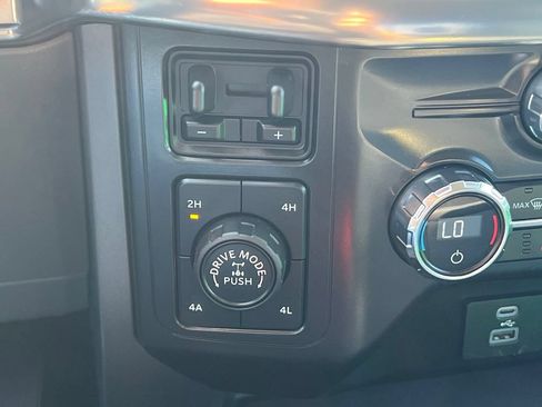 Used 2021 Ford F150 Lariat AWD/4WD image 31