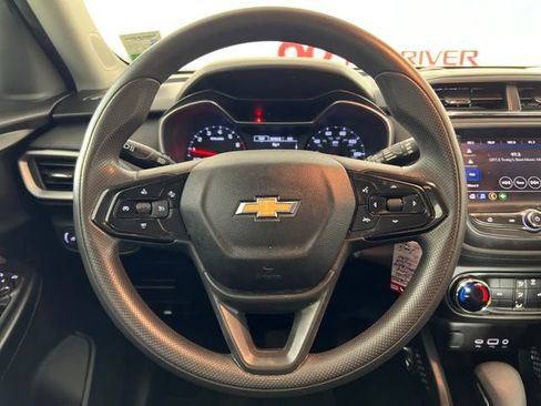 Used 2023 Chevrolet TrailBlazer LS image 15