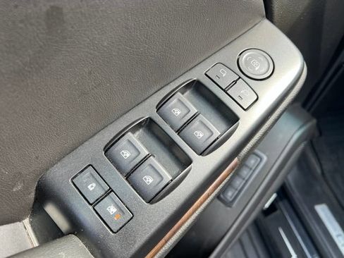 Used 2019 Chevrolet Suburban LT AWD/4WD image 28