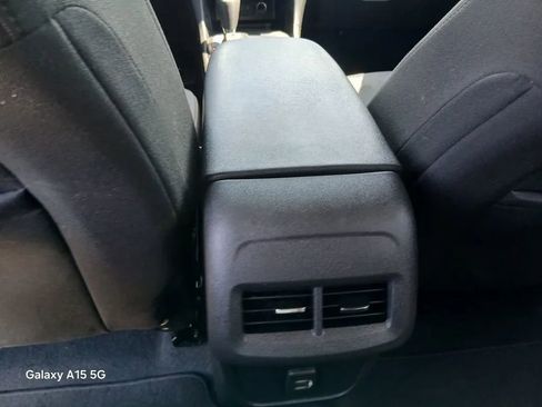 Used 2021 Chevrolet Equinox LT image 23