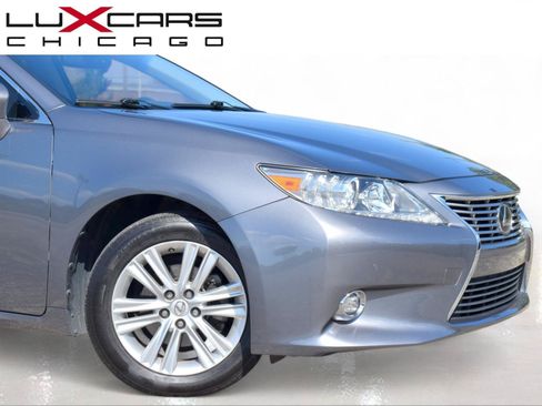 Used 2014 Lexus ES 350 w/ Luxury Package FWD image 2