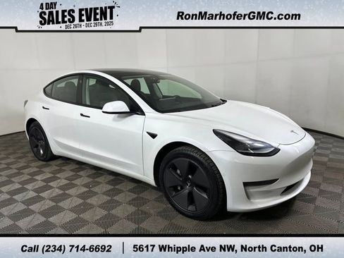 Used 2021 Tesla Model 3 Standard Range Plus image 1