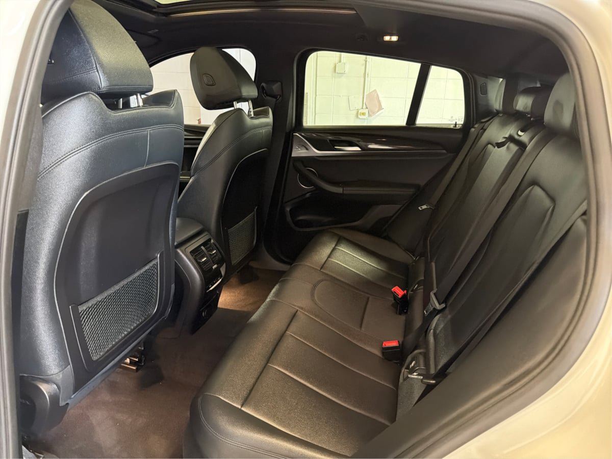 Used 2019 BMW X4 xDrive30i w/ Driving Assistance Package AWD/4WD image 10