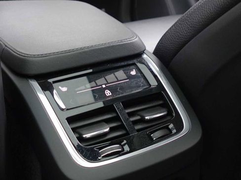 Used 2023 Volvo XC90 T8 Plus AWD/4WD image 25