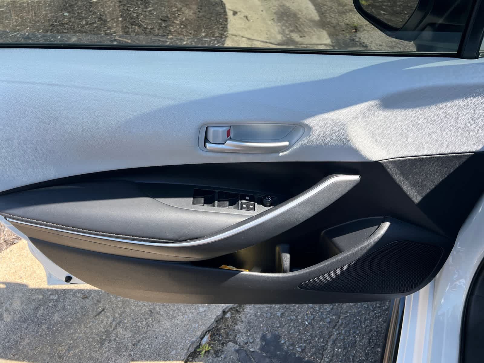 Used 2021 Toyota Corolla SE w/ Protection Package (TMS) FWD image 18