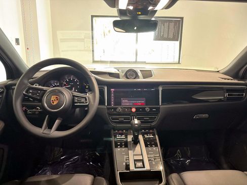 New 2026 Porsche Macan image 17