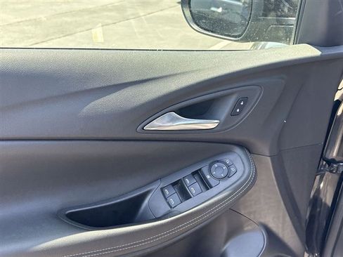 Used 2025 Buick Encore GX Preferred FWD image 22