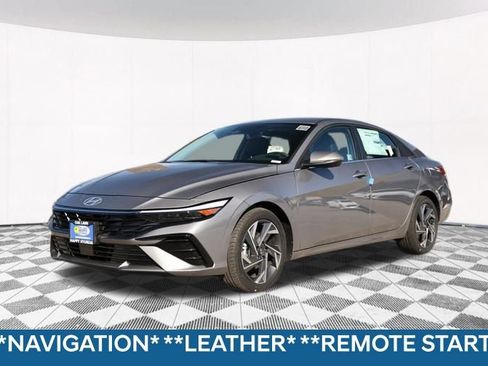 Used 2025 Hyundai Elantra Limited FWD image 2