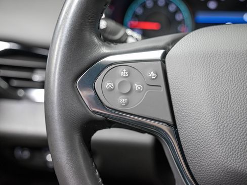 Used 2022 Chevrolet Traverse LT image 19