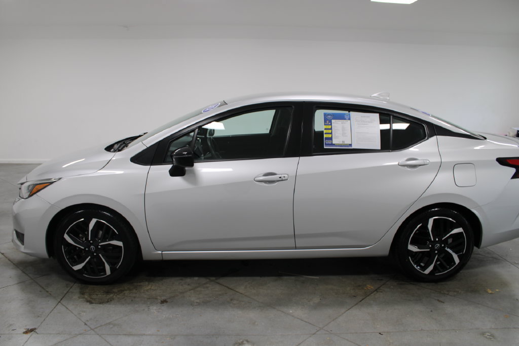 Used 2024 Nissan Versa SR FWD image 6