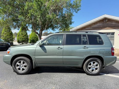 Used 2006 Toyota Highlander 4WD V6 w/ 3rd Row image 6