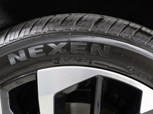 Used 2023 Mitsubishi Outlander SE image 48