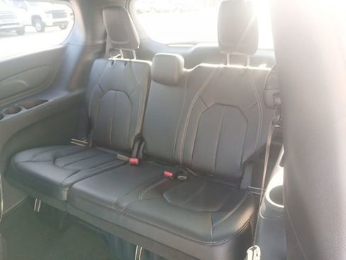New 2026 Chrysler Pacifica Select image 15