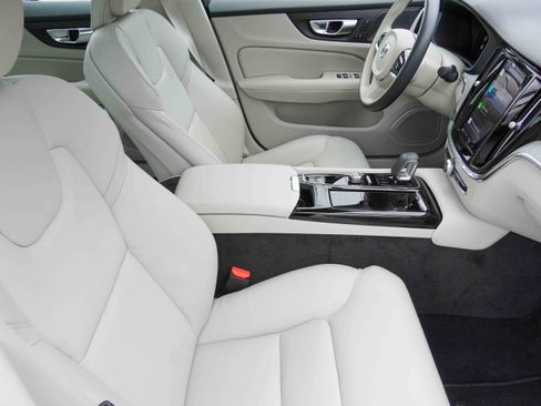 Used 2024 Volvo S60 T8 Plus w/ Climate Package image 12