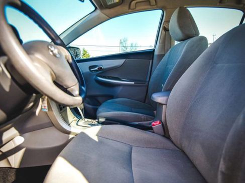 Used 2011 Toyota Corolla LE image 19