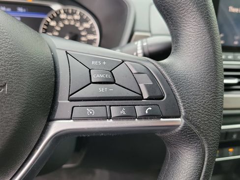 Used 2024 Nissan Altima 2.5 SV FWD image 28