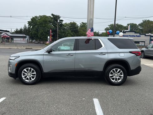 Used 2023 Chevrolet Traverse LS image 7