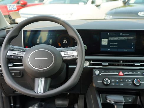 Used 2025 Hyundai Tucson SE FWD image 25