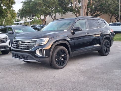 New 2026 Volkswagen Atlas SE FWD image 3