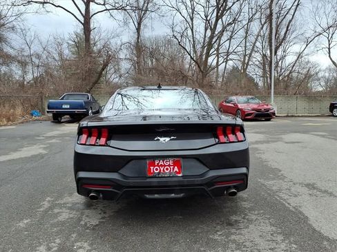 Used 2024 Ford Mustang Coupe image 6