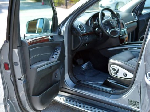 Used 2011 Mercedes-Benz GL 450 4MATIC image 14