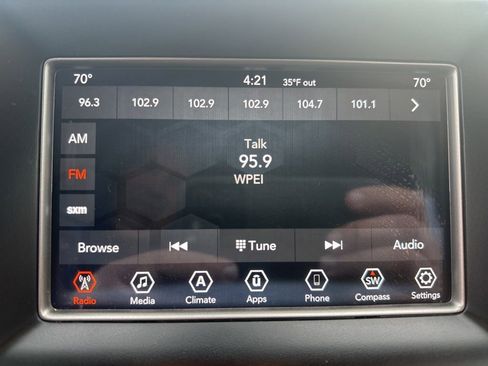 Used 2018 Jeep Grand Cherokee Laredo image 24