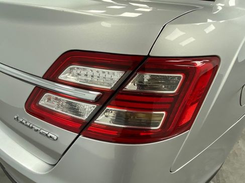 Used 2019 Ford Taurus Limited FWD image 14