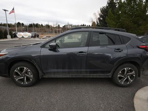 Used 2025 Subaru Crosstrek 2.0i Premium image 2