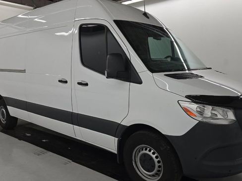 Used 2023 Mercedes-Benz Sprinter 2500 image 5