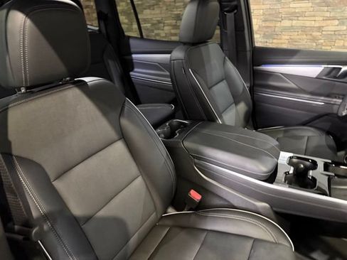 Used 2026 Buick Enclave Preferred FWD image 3
