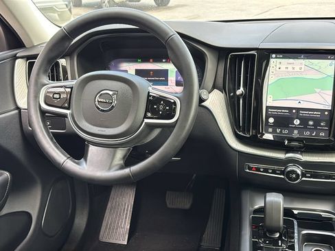 Certified 2025 Volvo XC60 B5 Plus AWD/4WD image 7