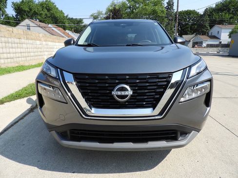 Used 2023 Nissan Rogue S AWD/4WD image 3
