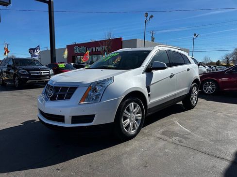 Used 2010 Cadillac SRX Luxury image 3