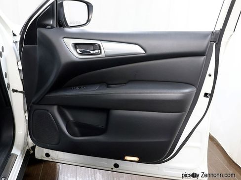 Used 2018 Nissan Pathfinder SL w/ Midnight Edition Package image 35