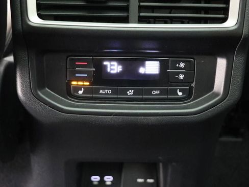 Used 2025 Volkswagen Atlas SEL image 13