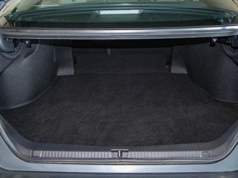 Used 2019 Toyota Avalon Limited image 25