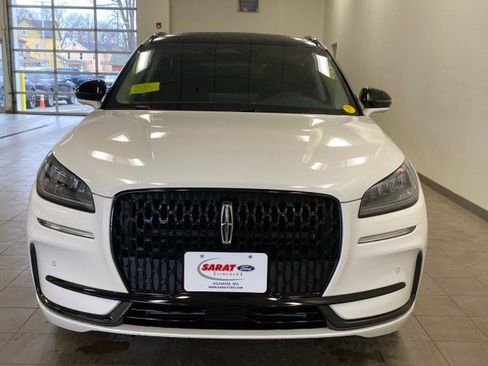 New 2025 Lincoln Corsair AWD w/ Equipment Group 101A image 3