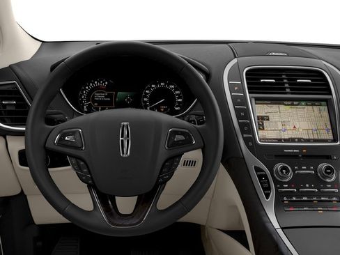 Used 2017 Lincoln MKX Reserve w/ Lincoln MKX Climate Package AWD/4WD image 7