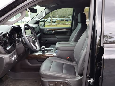 Used 2022 GMC Sierra 1500 Elevation w/ Elevation Premium Package image 16