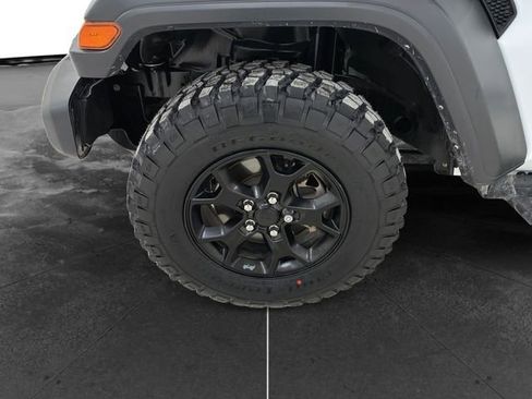 Used 2021 Jeep Wrangler Unlimited Willys image 9