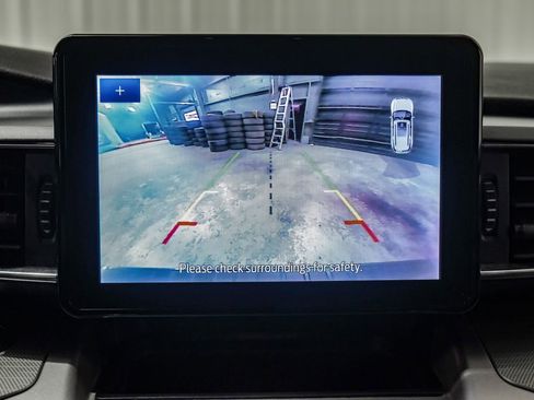 Used 2021 Ford Explorer XLT w/ Equipment Group 202A image 21