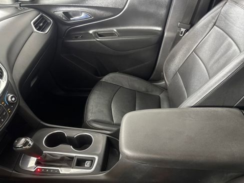 Used 2020 Chevrolet Equinox LT w/ Sport Edition image 17