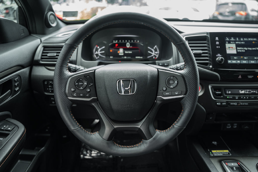 Certified 2025 Honda Passport TrailSport image 34